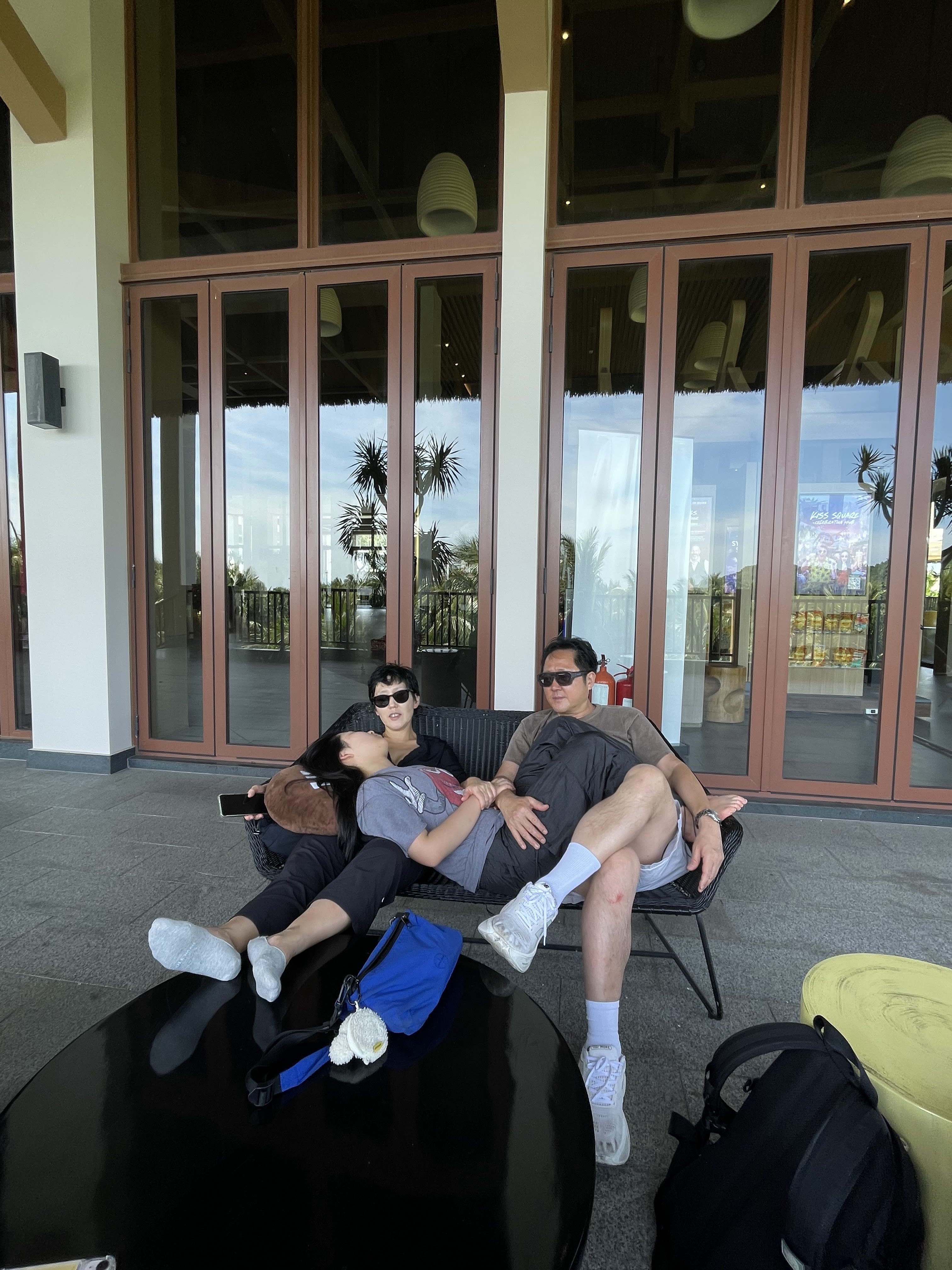 공항셔틀대기로비뒤쪽